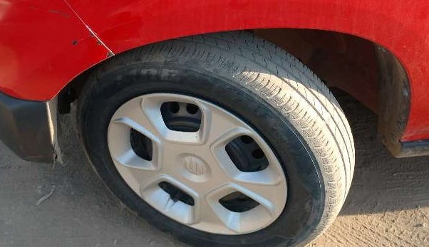 2020 Maruti S PRESSO VXI PLUS AMT, Petrol, Automatic, 35,066 km, Left front tyre - Minor crack