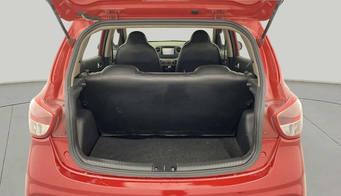 2018 Hyundai Grand i10 SPORTZ AT 1.2 KAPPA VTVT, Petrol, Automatic, 66,464 km, Boot Inside