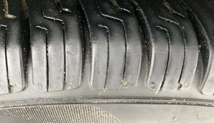 2018 Hyundai Grand i10 SPORTZ AT 1.2 KAPPA VTVT, Petrol, Automatic, 66,464 km, Right Rear Tyre Tread