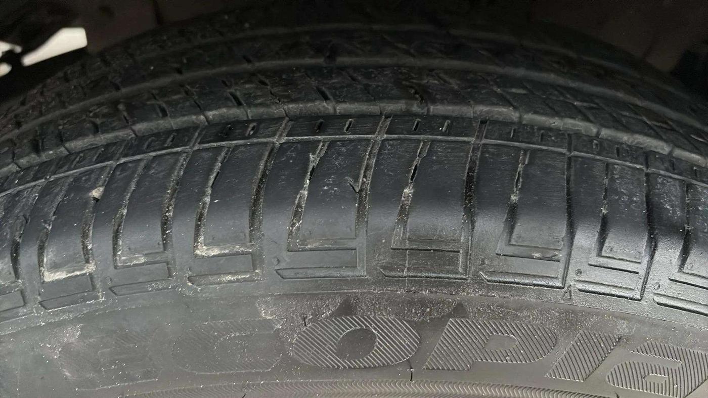 2024 Mahindra SCORPIO CLASSIC S11 MT 7S CC, Diesel, Manual, 30,924 km, Left Front Tyre Tread