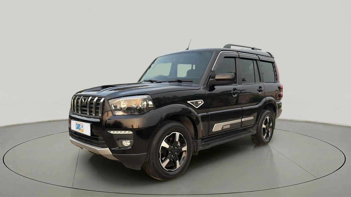 2024 Mahindra SCORPIO CLASSIC S11 MT 7S CC, Diesel, Manual, 30,924 km, Left Front Diagonal