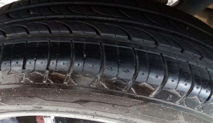 2017 Maruti Alto 800 VXI, Petrol, Manual, 87,481 km, Right Rear Tyre Tread