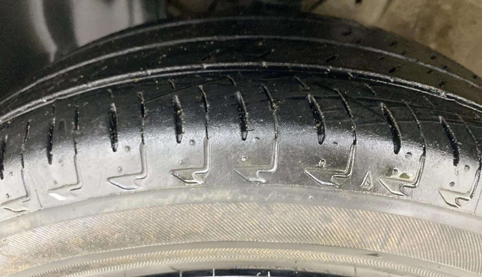 2022 Maruti IGNIS ALPHA 1.2 AMT, Petrol, Automatic, 33,045 km, Left Front Tyre Tread