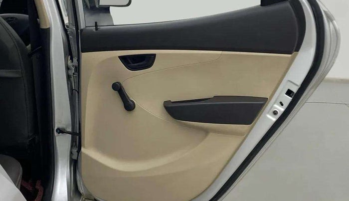 2015 Hyundai Eon ERA +, Petrol, Manual, 46,797 km, Right rear window switch / handle - Window making noise/ moving slow