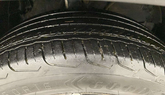 2023 Maruti FRONX DELTA CNG 1.2 MT, CNG, Manual, 27,520 km, Right Front Tyre Tread