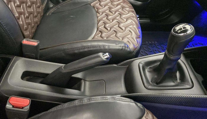 2023 Maruti FRONX DELTA CNG 1.2 MT, CNG, Manual, 27,520 km, Gear Lever