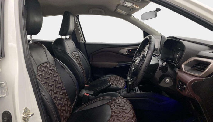 2023 Maruti FRONX DELTA CNG 1.2 MT, CNG, Manual, 27,520 km, Right Side Front Door Cabin