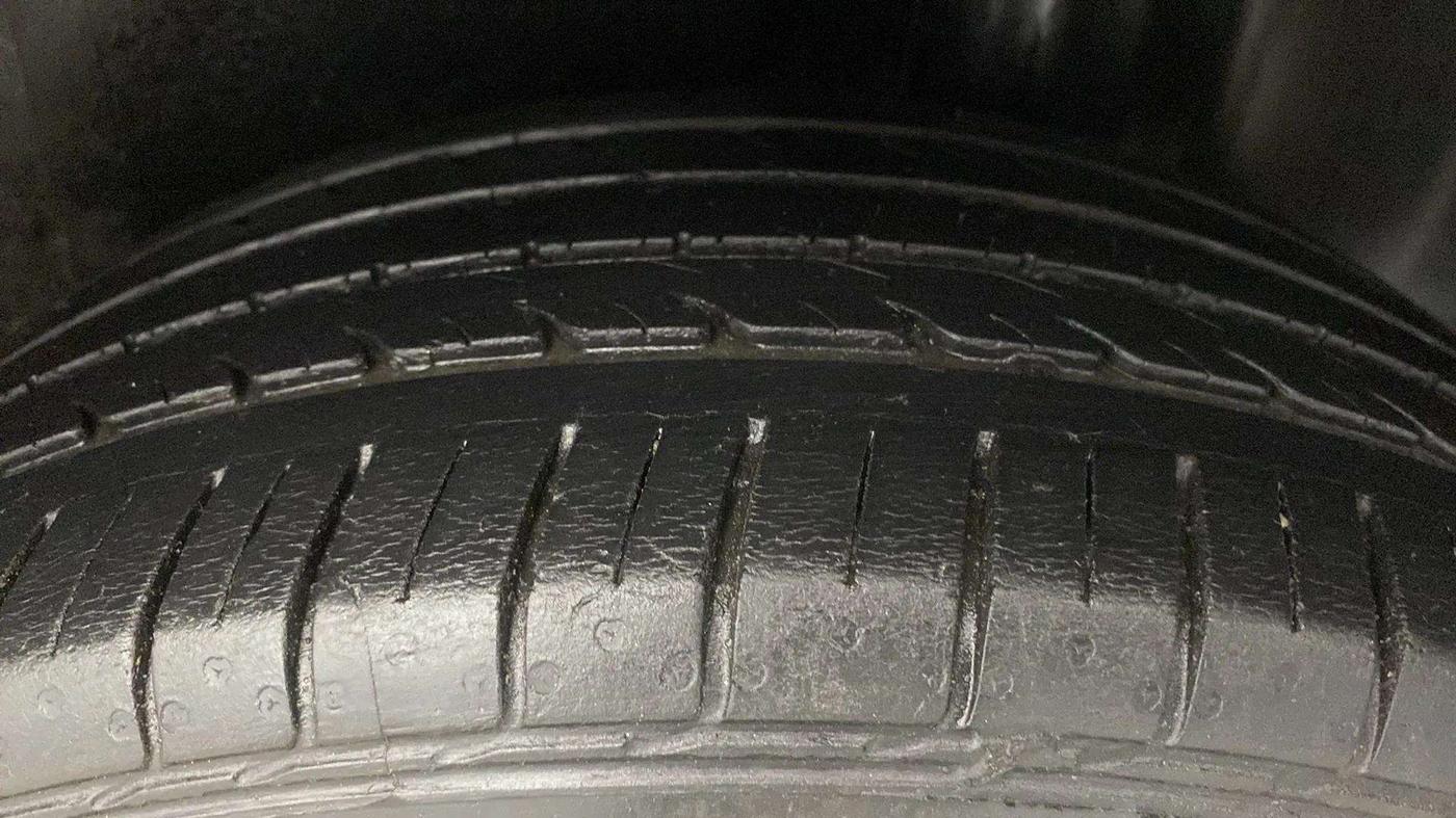 2021 Volkswagen Polo HIGHLINE PLUS 1.0L TSI AT, Petrol, Automatic, 28,527 km, Left Rear Tyre Tread