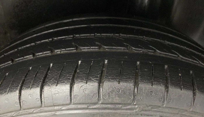2021 Volkswagen Polo HIGHLINE PLUS 1.0L TSI AT, Petrol, Automatic, 28,460 km, Left Rear Tyre Tread