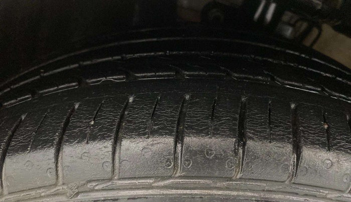 2021 Volkswagen Polo HIGHLINE PLUS 1.0L TSI AT, Petrol, Automatic, 28,460 km, Left Front Tyre Tread