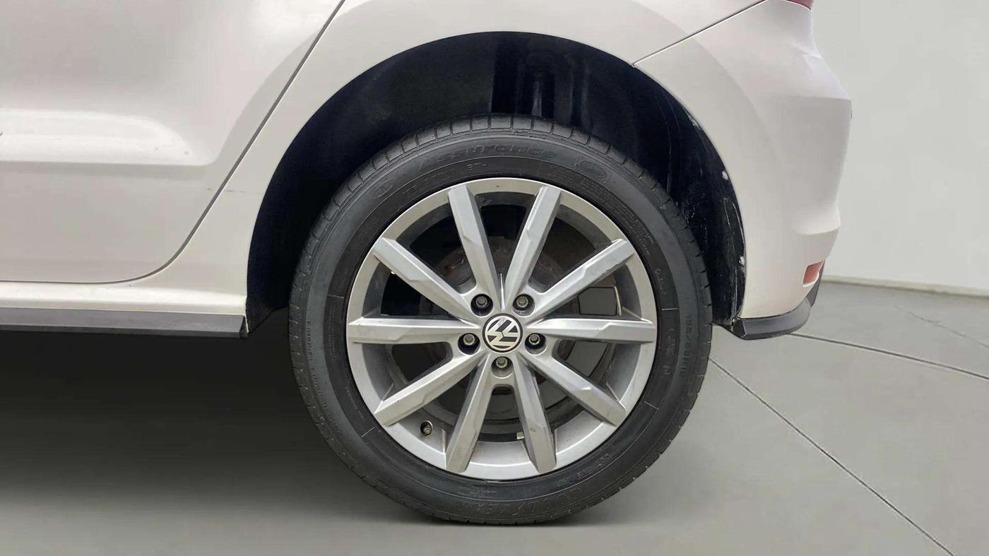 2021 Volkswagen Polo HIGHLINE PLUS 1.0L TSI AT, Petrol, Automatic, 28,527 km, Left Rear Wheel