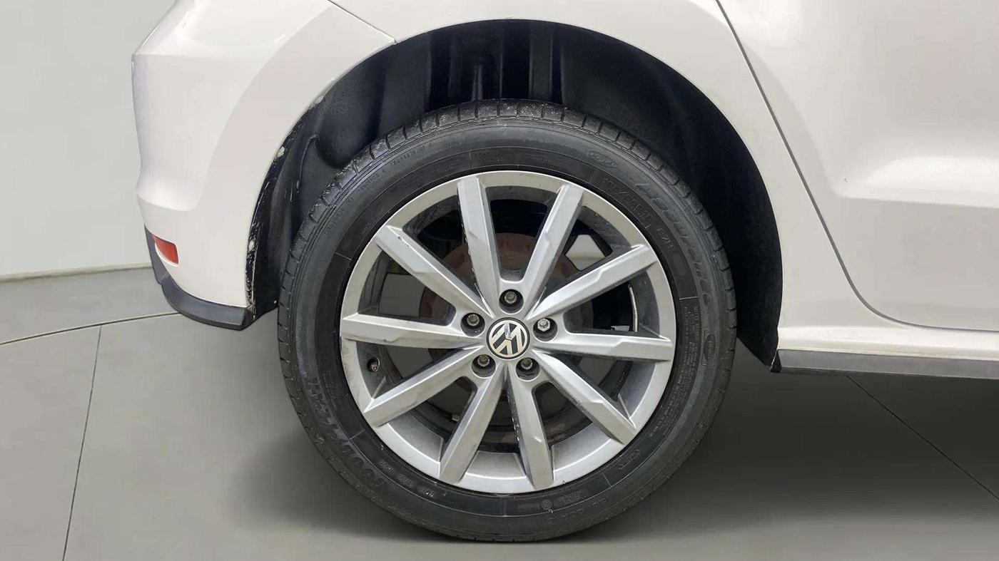 2021 Volkswagen Polo HIGHLINE PLUS 1.0L TSI AT, Petrol, Automatic, 28,527 km, Right Rear Wheel