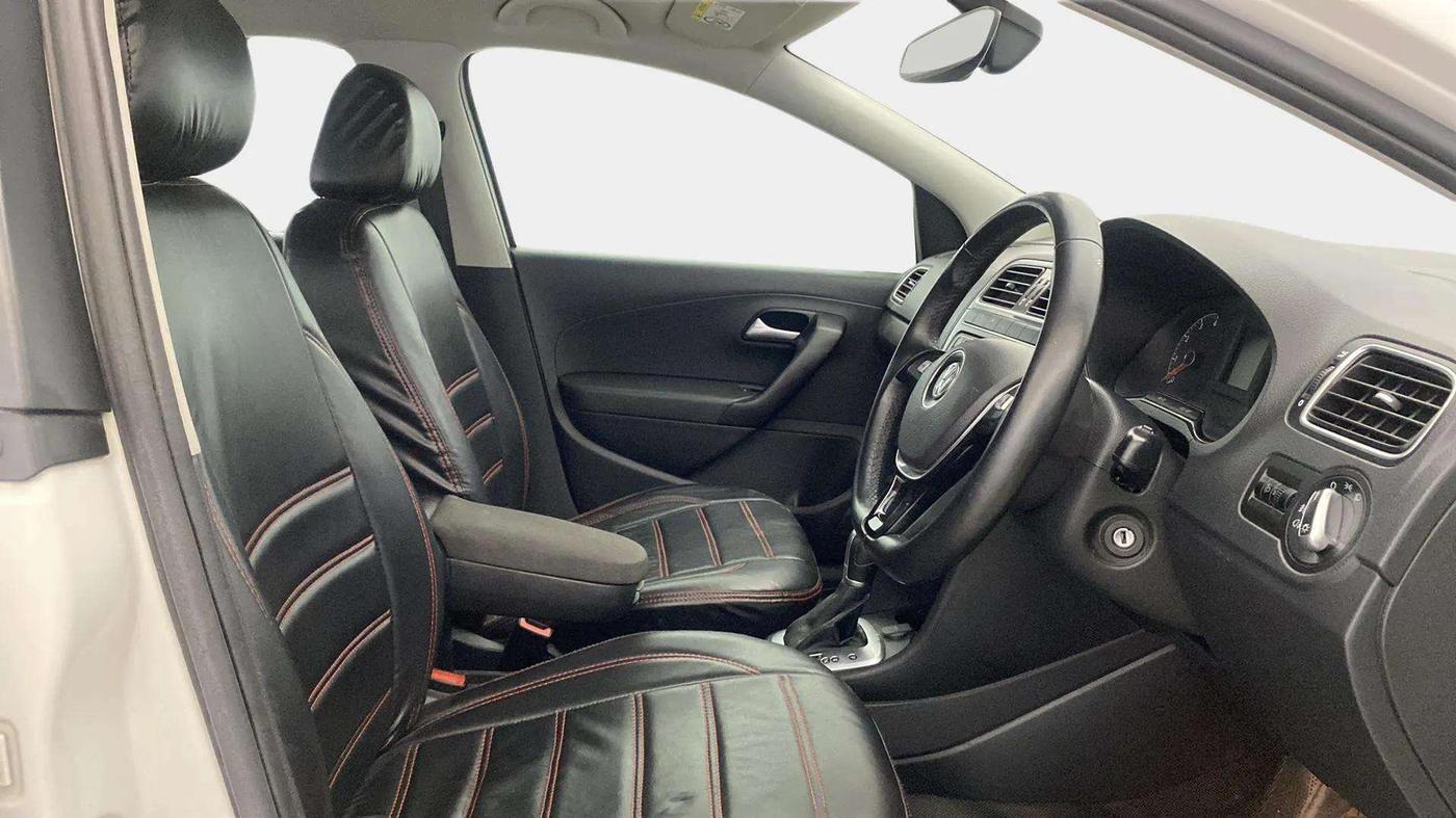 2021 Volkswagen Polo HIGHLINE PLUS 1.0L TSI AT, Petrol, Automatic, 28,527 km, Right Side Front Door Cabin