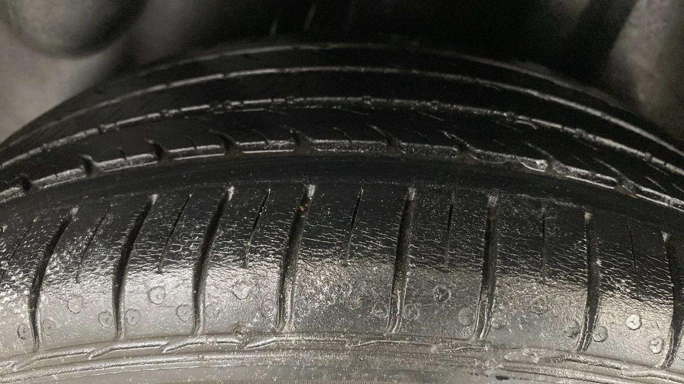 2021 Volkswagen Polo HIGHLINE PLUS 1.0L TSI AT, Petrol, Automatic, 28,527 km, Right Rear Tyre Tread