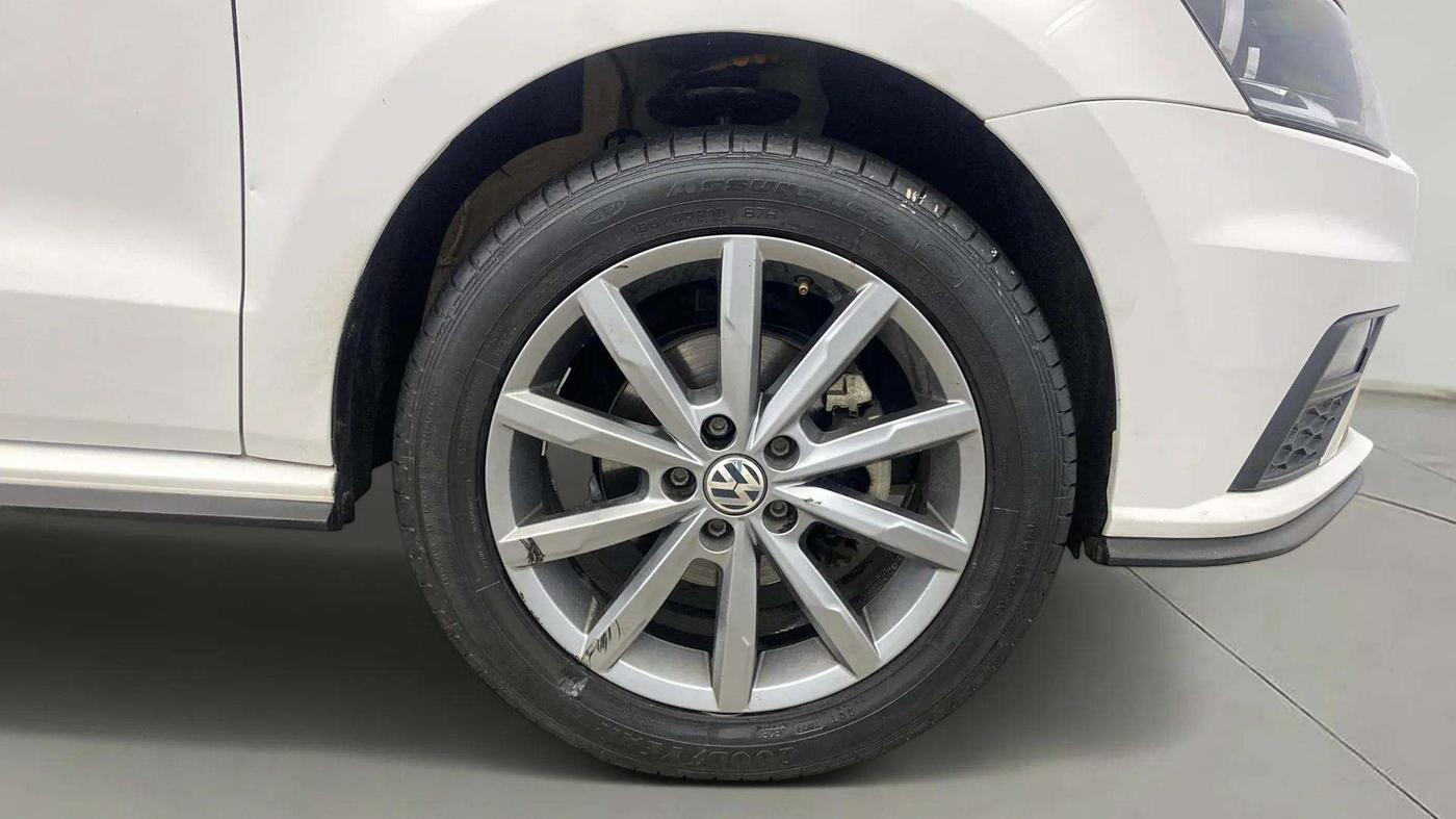 2021 Volkswagen Polo HIGHLINE PLUS 1.0L TSI AT, Petrol, Automatic, 28,527 km, Right Front Wheel