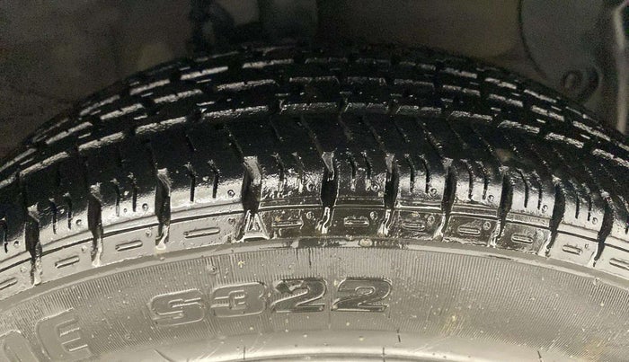 2014 Hyundai Xcent S (O) 1.2, Petrol, Manual, 56,161 km, Right Front Tyre Tread