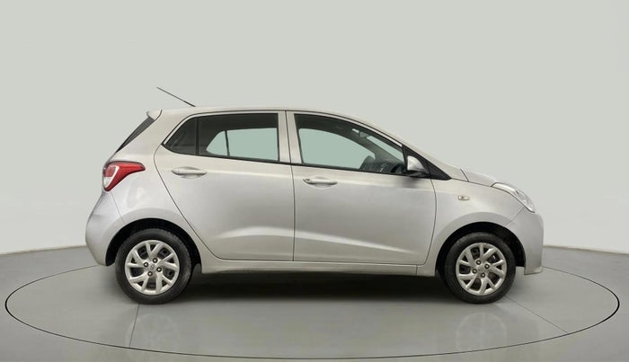 2017 Hyundai Grand i10 SPORTZ 1.2 KAPPA VTVT, Petrol, Manual, 27,917 km, Right Side View