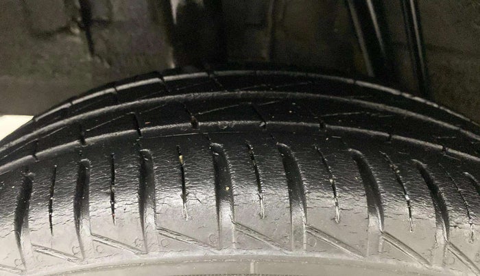 2020 Renault Kwid RXL 1.0, Petrol, Manual, 28,469 km, Right Rear Tyre Tread