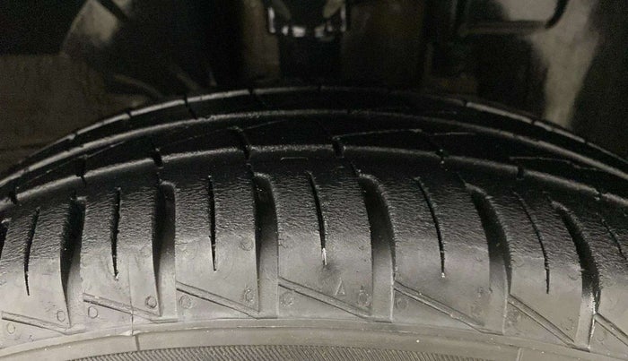 2020 Renault Kwid RXL 1.0, Petrol, Manual, 28,469 km, Right Front Tyre Tread