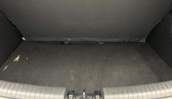 2018 Hyundai Grand i10 SPORTZ AT 1.2 KAPPA VTVT, Petrol, Automatic, 38,271 km, Boot Inside