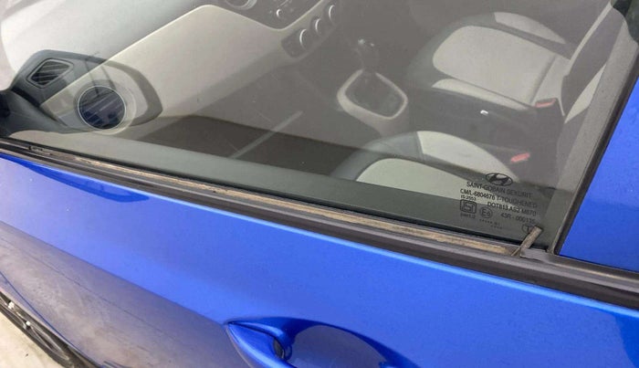 2018 Hyundai Grand i10 SPORTZ AT 1.2 KAPPA VTVT, Petrol, Automatic, 38,271 km, Front passenger door - Weather strip has minor damage