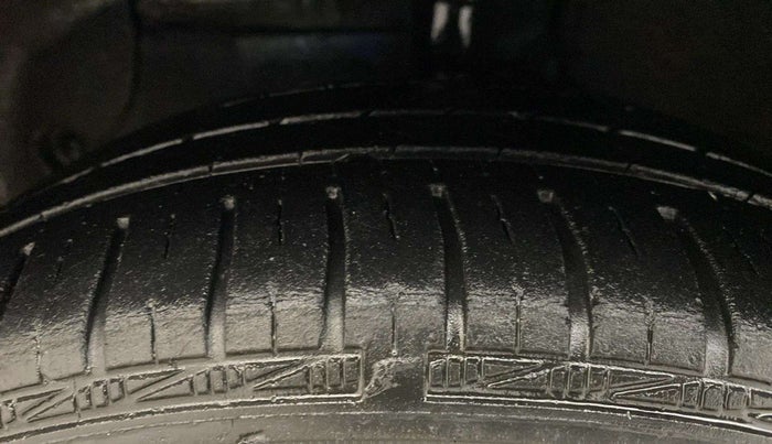 2018 Hyundai Grand i10 SPORTZ AT 1.2 KAPPA VTVT, Petrol, Automatic, 38,271 km, Left Front Tyre Tread