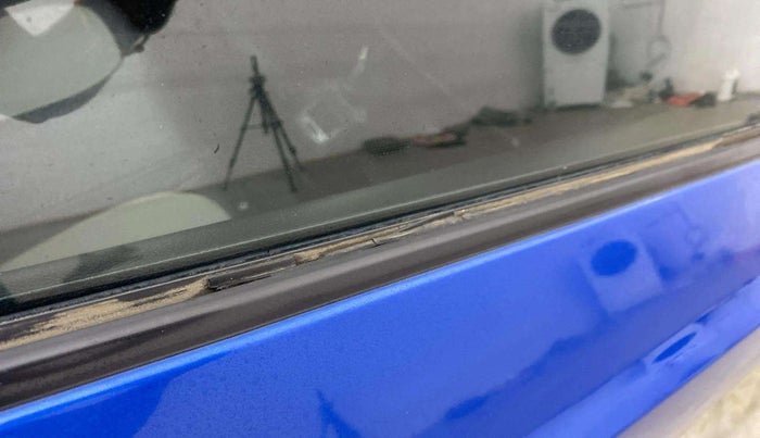 2018 Hyundai Grand i10 SPORTZ AT 1.2 KAPPA VTVT, Petrol, Automatic, 38,271 km, Right rear door - Weather strip has minor damage