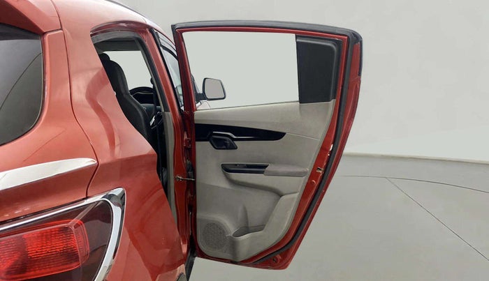 2016 Mahindra Kuv100 K8 6 STR, Petrol, Manual, 38,948 km, RHS Rear Door