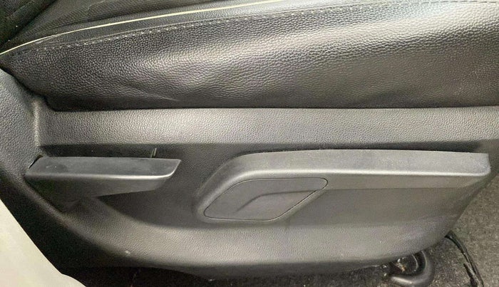 2016 Mahindra Kuv100 K8 6 STR, Petrol, Manual, 38,948 km, Driver Side Adjustment Panel