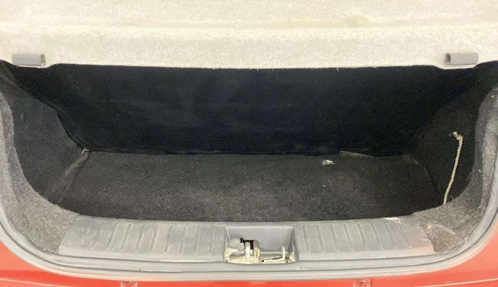 2016 Mahindra Kuv100 K8 6 STR, Petrol, Manual, 38,948 km, Boot Inside