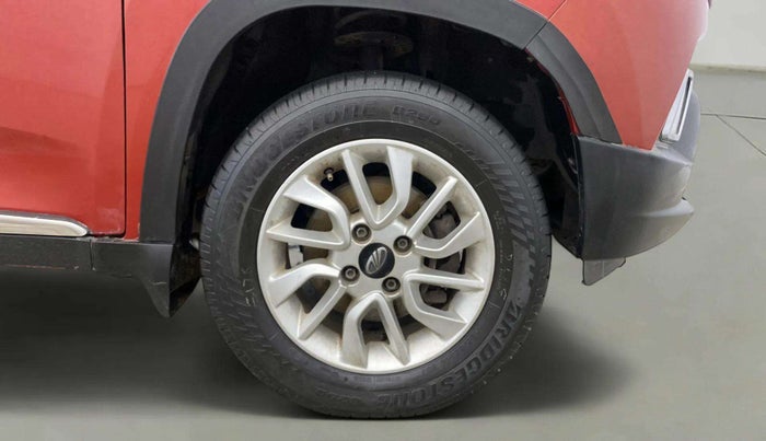 2016 Mahindra Kuv100 K8 6 STR, Petrol, Manual, 38,948 km, Right Front Wheel