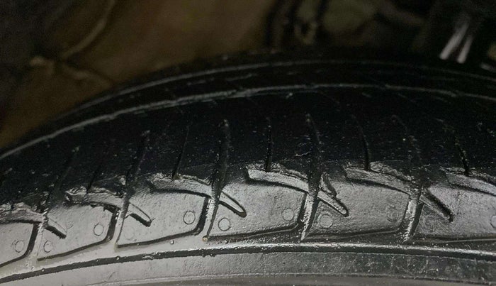 2019 Volkswagen Polo COMFORTLINE 1.0L TSI, Petrol, Manual, 46,497 km, Right Front Tyre Tread