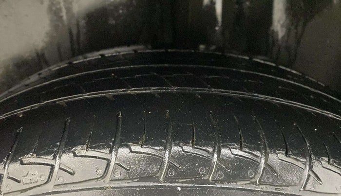 2019 Volkswagen Polo COMFORTLINE 1.0L TSI, Petrol, Manual, 46,497 km, Left Rear Tyre Tread