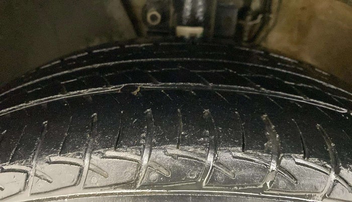 2019 Volkswagen Polo COMFORTLINE 1.0L TSI, Petrol, Manual, 46,497 km, Left Front Tyre Tread