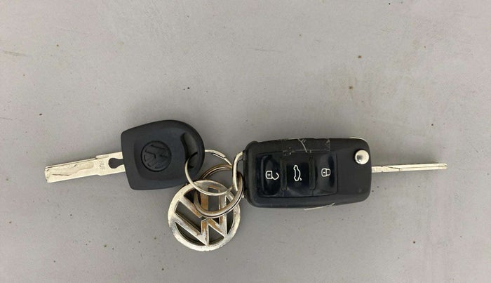 2019 Volkswagen Polo COMFORTLINE 1.0L TSI, Petrol, Manual, 46,497 km, Key Close Up