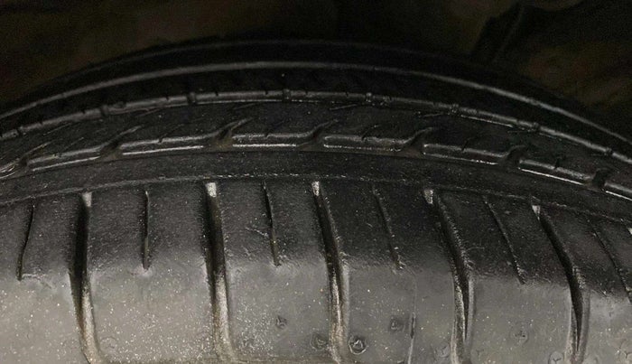 2017 Hyundai Creta SX PLUS 1.6 PETROL, Petrol, Manual, 96,190 km, Right Front Tyre Tread