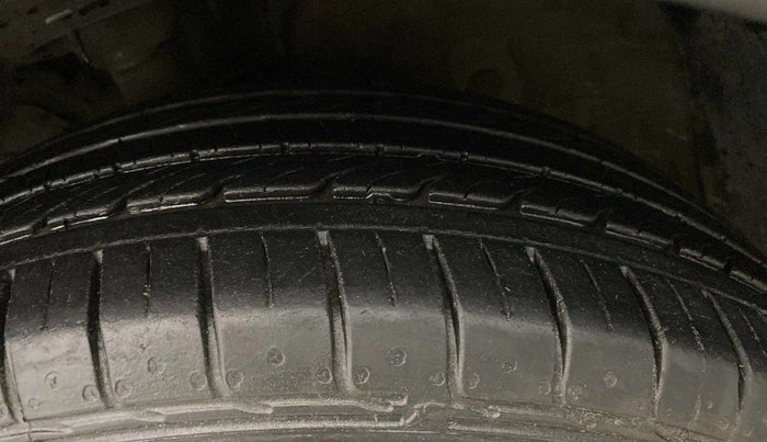 2017 Hyundai Creta SX PLUS 1.6 PETROL, Petrol, Manual, 96,190 km, Left Front Tyre Tread