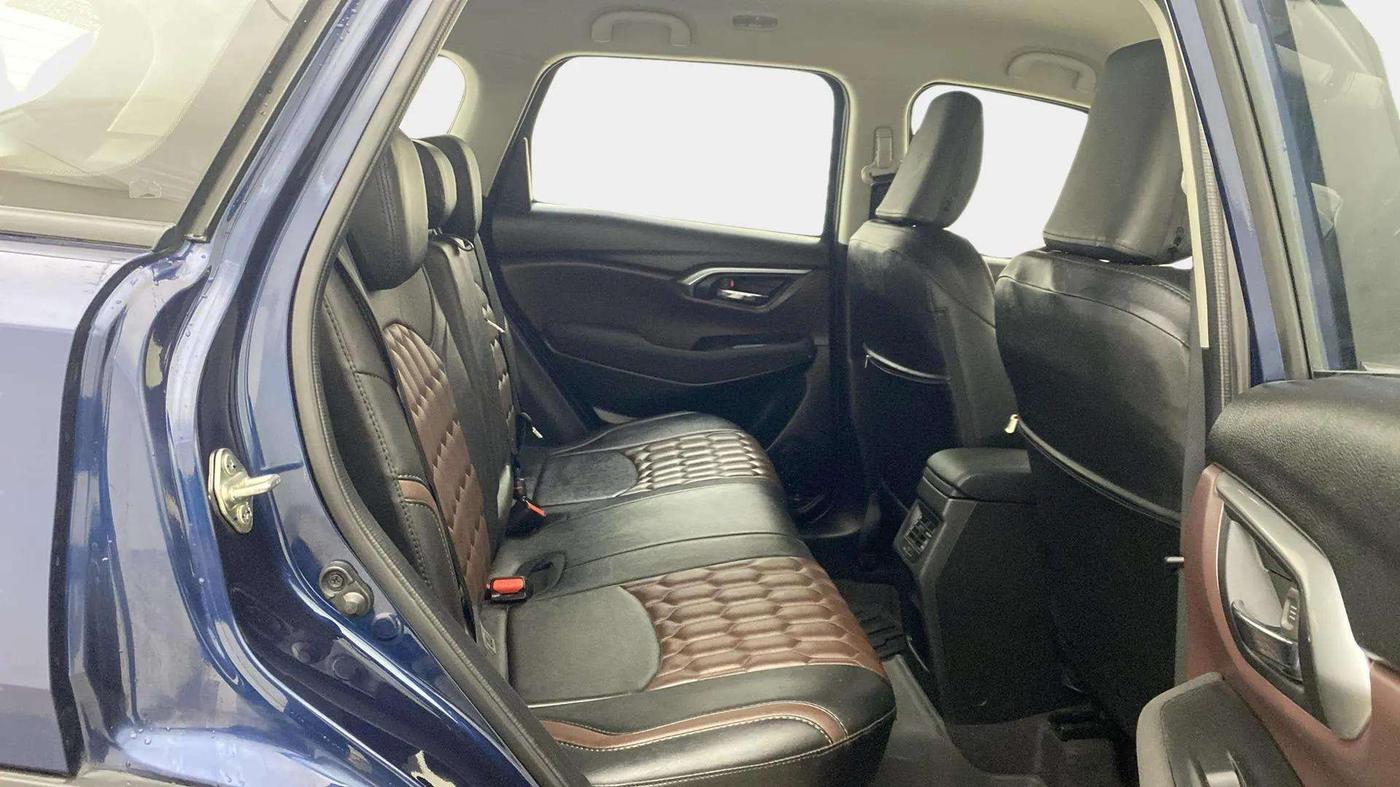2024 Maruti Grand Vitara SIGMA SMART HYBRID, Petrol, Manual, 8,291 km, Right Side Rear Door Cabin