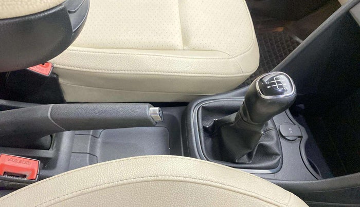 2018 Skoda Rapid STYLE 1.5 TDI, Diesel, Manual, 99,329 km, Gear Lever