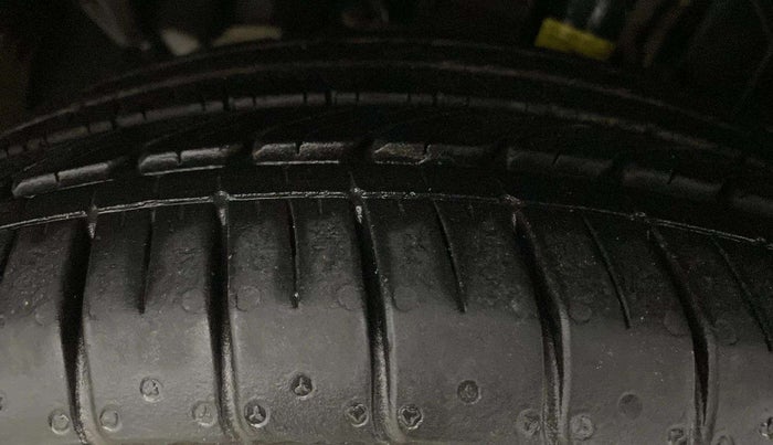 2016 Ford Ecosport TITANIUM 1.5L PETROL AT, Petrol, Automatic, 45,831 km, Left Front Tyre Tread