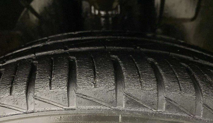 2019 Renault Kwid CLIMBER 1.0 (O), Petrol, Manual, 57,076 km, Right Front Tyre Tread
