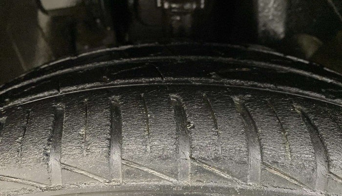 2019 Renault Kwid CLIMBER 1.0 (O), Petrol, Manual, 57,076 km, Left Front Tyre Tread