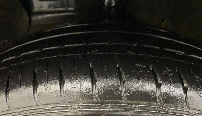 2022 Hyundai GRAND I10 NIOS ASTA AMT 1.2 KAPPA VTVT, Petrol, Automatic, 15,303 km, Left Front Tyre Tread