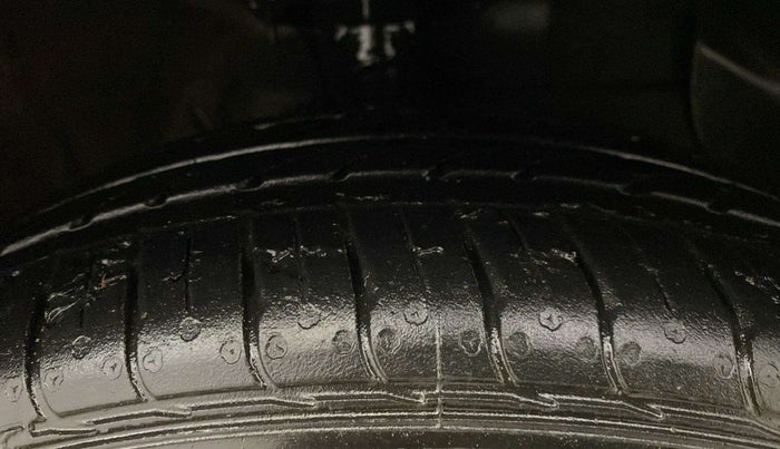 2022 Hyundai GRAND I10 NIOS ASTA AMT 1.2 KAPPA VTVT, Petrol, Automatic, 15,303 km, Right Front Tyre Tread