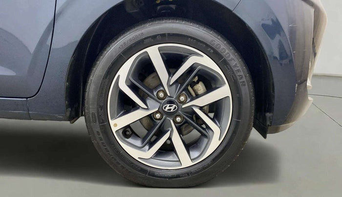 2022 Hyundai GRAND I10 NIOS ASTA AMT 1.2 KAPPA VTVT, Petrol, Automatic, 15,303 km, Right Front Wheel