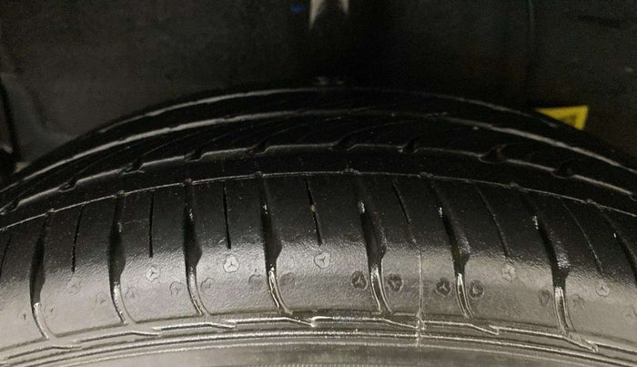 2022 Hyundai GRAND I10 NIOS ASTA AMT 1.2 KAPPA VTVT, Petrol, Automatic, 15,303 km, Right Rear Tyre Tread