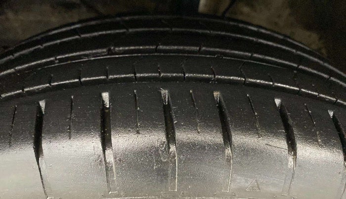 2022 Toyota Glanza S, Petrol, Manual, 14,482 km, Left Front Tyre Tread