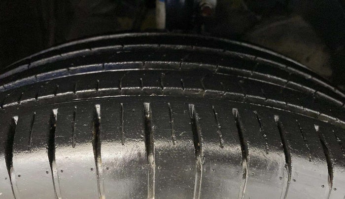 2022 Toyota Glanza S, Petrol, Manual, 14,482 km, Right Front Tyre Tread