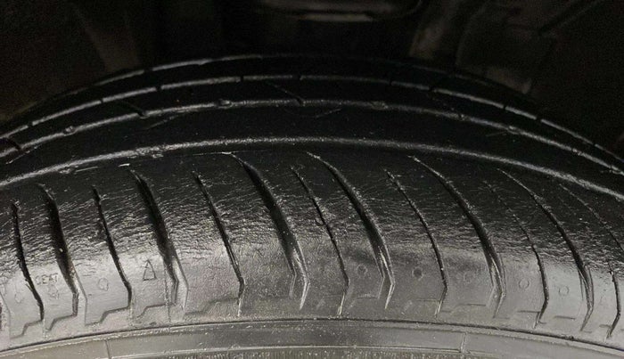 2021 Nissan MAGNITE XE, Petrol, Manual, 21,044 km, Right Front Tyre Tread