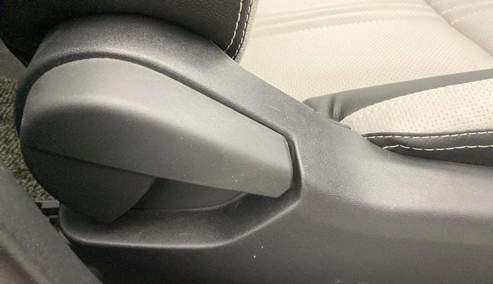 2021 Nissan MAGNITE XE, Petrol, Manual, 21,044 km, Driver Side Adjustment Panel
